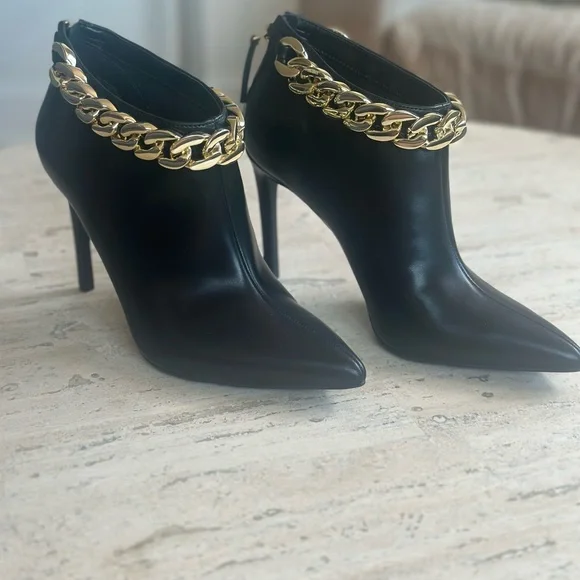 INC ( Macys) Vegan leather w/ gold chain bootie size 8 - Picture 1 of 6